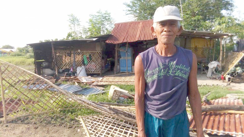 Demolished house of farmer Charlito “Tatang Gerry” Catalan in Brgy. Mapalacsiao, Hacienda Luisita. Photo by Ambala (anakpawis.net)
